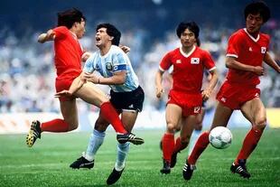 Otro ángulo de la agresión de Huh a Maradona