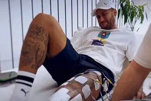 Neymar mostró un video de su rehabilitación por la lesión de ligamentos cruzados que lo tendrá fuera de las canchas por seis meses