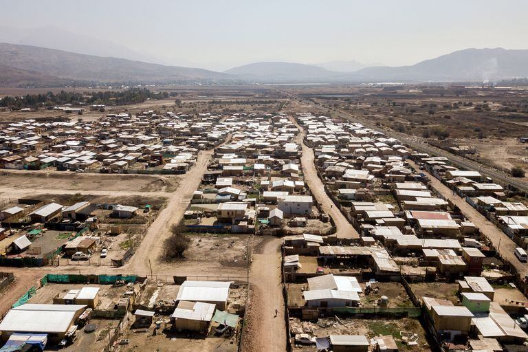 El campamento Villa Dignidad en Santiago, Chile, donde viven más de 1000 familias, la mayoría haitianas (Cristobal Olivares/The New York Times)