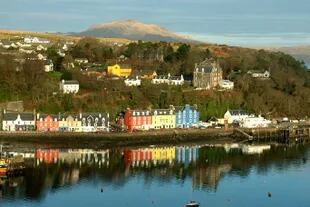 Tobermory, un pueblo colorido en el oeste de Escocia, es promocionado como el puerto más lindo de ese país