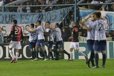 Superliga: Atlético Tucumán le ganó 2-1 a Colón por un golazo de Aliendro