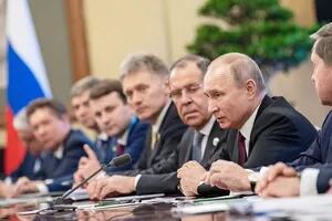 Rusia trata a Ucrania de "hostil" y suma planteos a las negociaciones