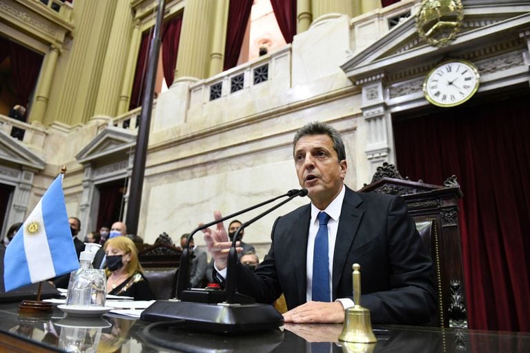 El presidente de la Cámara de Diputados, Sergio Massa, tras ser reelegido al frente del cuerpo legislativo.