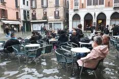 No solo Venecia: el agua ahora amenaza a Florencia y Pisa