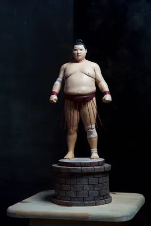 "Sumo", escultura en masilla epoxi de sumo Jorge Efren Silva