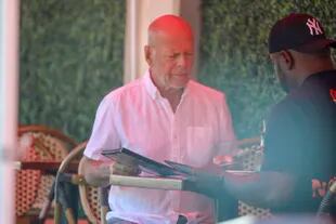 En septiembre del año pasado, a Willis se lo pudo ver desayunando y haciendo algunas compras en Santa Mónica con un amigo