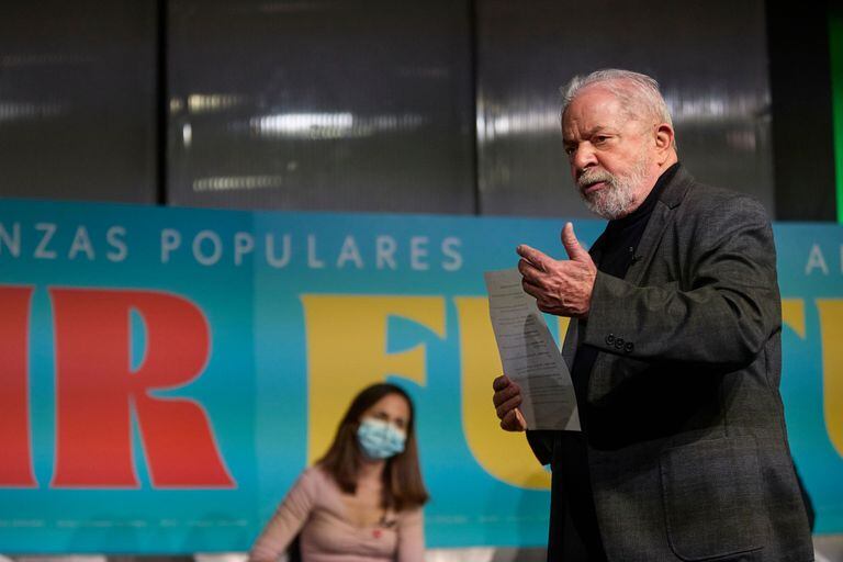 El expresidente de Brasil participó de un evento junto a la líder española de Podemos y ministra de Derechos Sociales y Agenda 2030, Ione Belarra, bajo la consigna "Construir futuro: retos y alianzas populares"