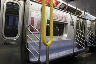 El metro de Nueva York, vacío durante el fin de semana