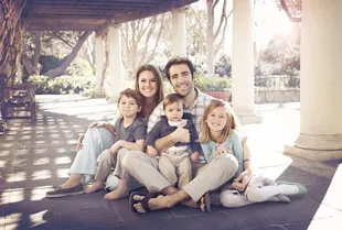 Emily Jones con su esposo Donovan y sus hijos, Lizzie, John y Emerson, en el 2016
