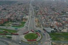 Bogotá restringe el uso de vehículos para reducir la contaminación
