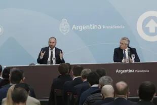 Alberto Fernández y Martín Guzmán en la presentación del proyecto de ley de Promoción de Inversiones Hidrocarburíferas