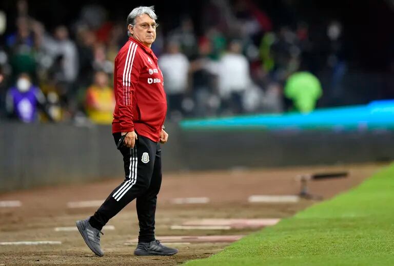 Mexico coach Gerardo Martino during a CONCACAF World Cup qualifier match against the United States at the Azteca Stadium in Mexico City, March 24, 2022 (Photo by ALFREDO ESTRELLA / AFP)
