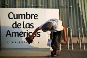 Un gesto de EE.UU. y la presión a Maduro, objetivos de Macri en Lima