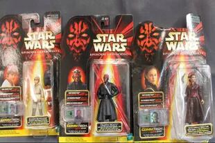 Como siempre, Star Wars triunfó en merchandising. Estos muñecos se vendían en el país, y contaban con una tarjeta que permitía reproducir frases de la película mediante un dispositivo