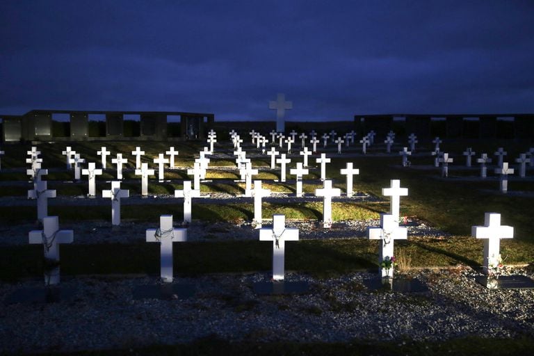 El cementerio de Darwin, en las Islas Malvinas, donde yacen los combatientes argentinos