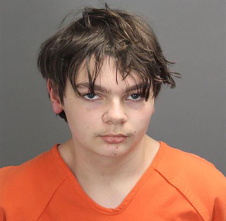 Ethan Crumbley, de 15 años, está detenido por el tiroteo