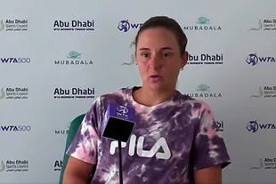 Nadia Podoroska, que cayó en la primera ronda de Abu Dhabi, dijo: "No estoy contenta con mi manera de jugar, ni con mi actitud, pero es el primer partido del año y esto recién empieza".