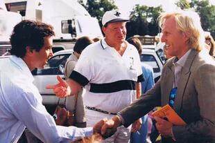 Kerry Packer presenta a Carlos Gracida, afamado polista mexicano, a Greg Norman, su ilustre amigo golfista