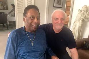 Asistente de Pelé se retira tras 53 años de conocer figuras