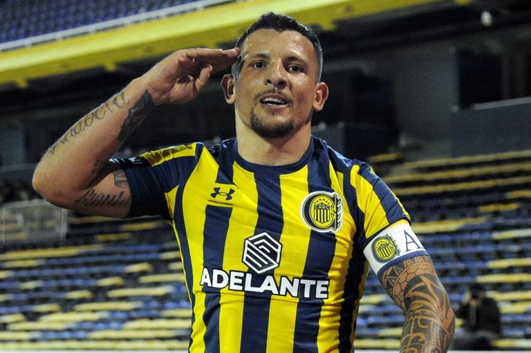 La celebración de Emiliano Vecchio, el capitán y autor del gol de la victoria de Rosario Central