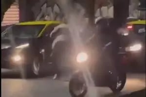 Habló el motociclista atropellado en Palermo luego de una pelea entre dos taxistas