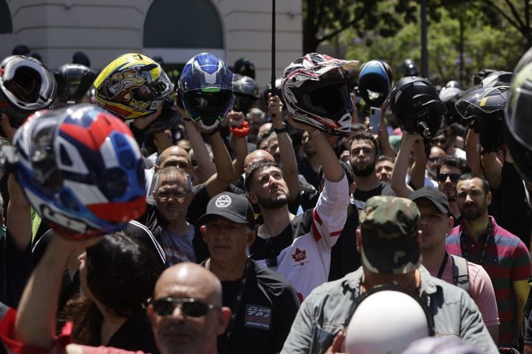 Motociclistas se manifestaron este sábado frente al Ministerio de Seguridad de la Nación