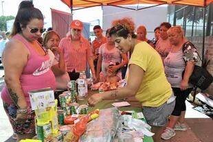 Las mujeres del Mercado de Consumo Popular (MECOPO) vendían productos de almacén.