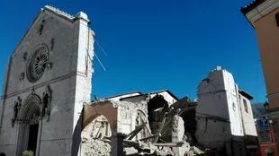 La basílica de San Benito, destruída por el terremoto