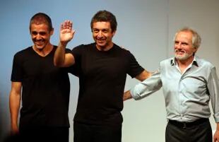 Germán Palacios, Ricardo Darín y José Luis Mazza, durante el saludo final de Art, la misma noche de la entrega de los Oscar