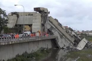 Varias personas murieron por el colapso de un puente en Italia
