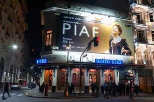 Esta temporada el teatro Liceo festejó sus 150 años con la reposición de Piaf. Desde ese noche, con una función plagada de famosos, el rito de ver a la bella sala con sus butacas ocupadas se repitió cada noche