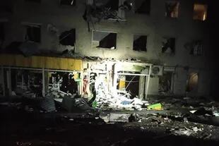 El ataque de un avión ruso sobre una casa privada en Izium, en la región de Kharkiv en marzo pasado