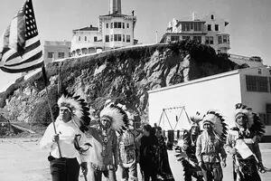 La ocupación indígena de Alcatraz que duró 18 meses y terminó en caos