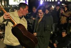 Julieta Venegas sorprendió con su música a personas en situación de calle