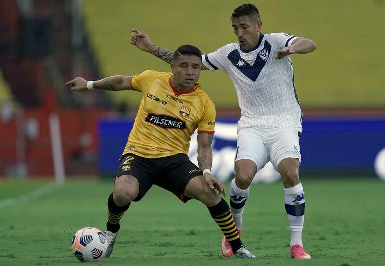 A Ricky le costó encontrar el balón en Vélez; San Lorenzo representa un nuevo desafío