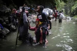 AP Explica: Panamá anuncia esfuerzo para frenar la migración ilegal en el Tapón de Darién