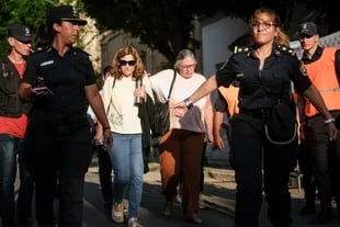 Las madres de Maximo Thomsen y Blas Cinalli a la salida de la 11va. audiencia en los Tribunales de Dolores, en el marco del juicio a los 8 rugbiers, por el crimen de Fernado Báez Sosa.