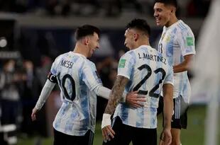 Messi y Lautaro son compañeros de delantera en la Selección argentina