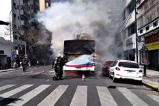 Se incendió un colectivo en plena avenida Corrientes