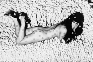 Sexo, lunares y millones: cómo Yayoi Kusama transformó la locura en arte