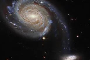 Hubble capta una disputa gravitacional que acabará en catástrofe