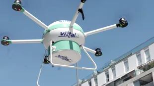 El drone de Vittal cuenta con un desfibrilador externo automática para asistir a personas con riesgo de muerte súbita