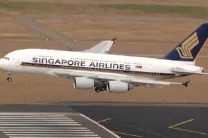 Singapur Airlines modifica una polémica política con respecto a las azafatas embarazadas