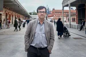 Javier Cercas: “En América Latina  y en España, la batalla es por la democracia”