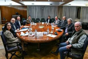 Reunión de Guzmán con ministros, empresarios y sindicalistas el jueves por la noche