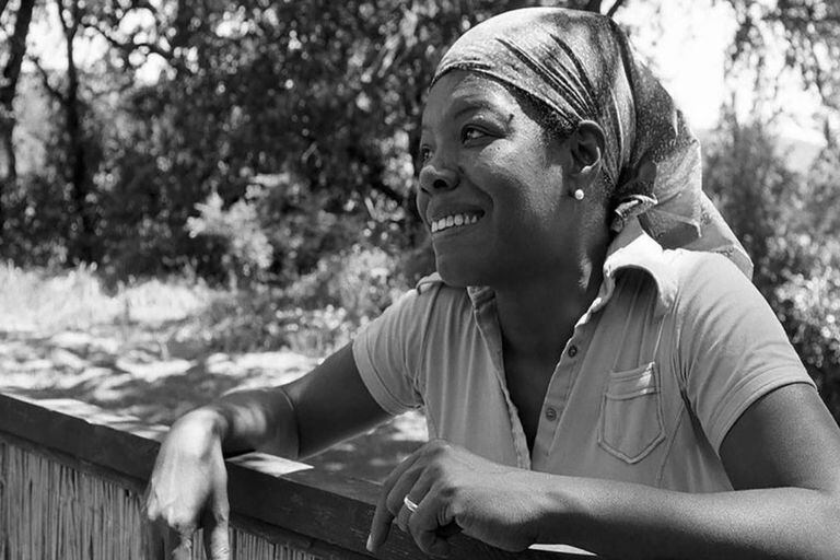 Maya Angelou se convirtió en el rostro del activismo negro. Foto Instagram @drmayaangelou