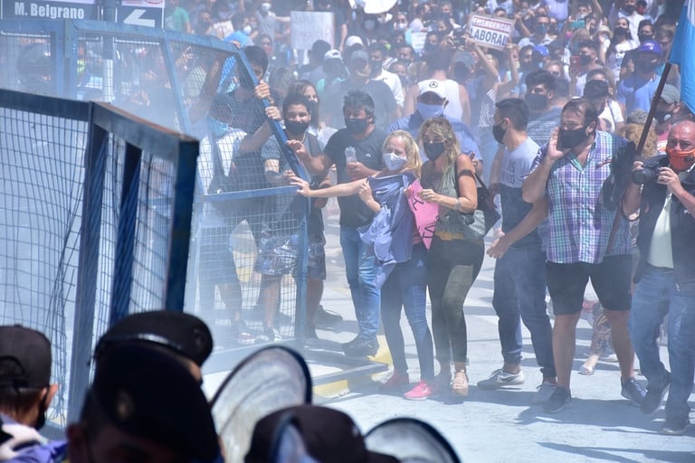 La capital formoseña registró duras protestas tras el regreso a la fase 1 de la cuarentena