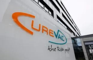 Fachada de la compañía CureVac en su sede central de Tubinga, en el sur de Alemania