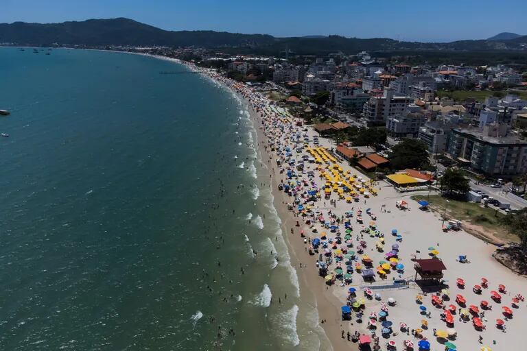 Playa de Canasvieiras, Florianópolis, Brasil, 
 el 17 de enero de 2022