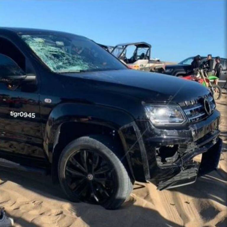 This is how the truck that ran a dive and hit a motorcyclist on the beach known as the border, in Pinamar